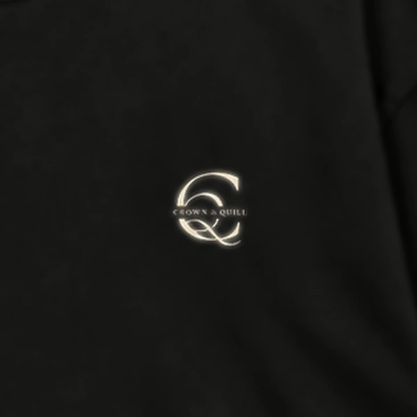 Close detail of the chest crest